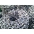 Arame farpado galvanizado / Arame farpado revestido de PVC / Arame de Barbela